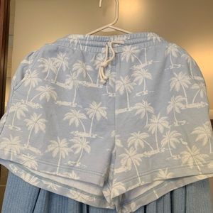 Lou & Grey summer short size Large